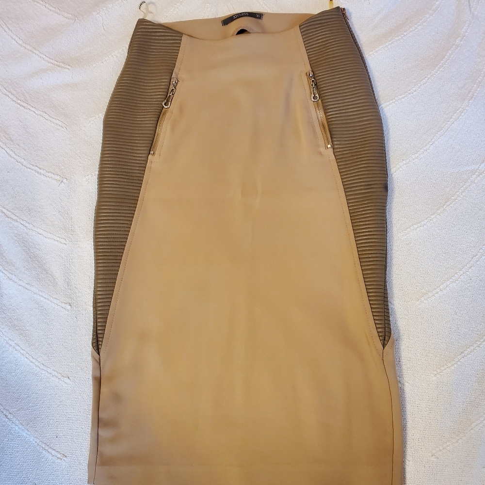 Brown/Tan skirt
